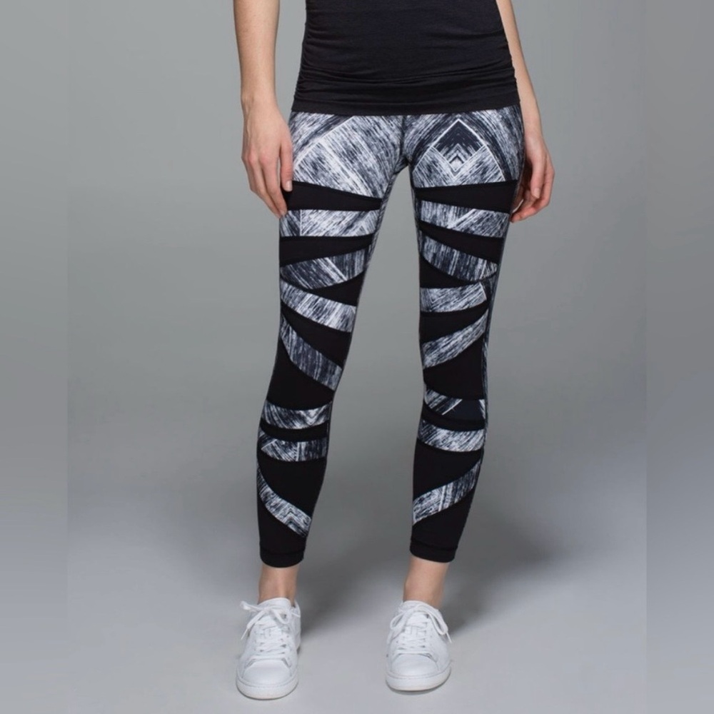 EUC size 8 Lululemon 7/8 leggings